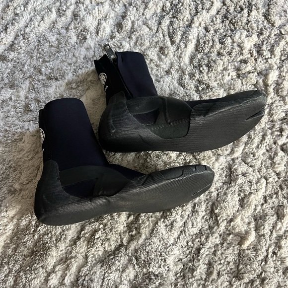 Brand new Rip Curl wetsuit boot - Picture 2 of 6